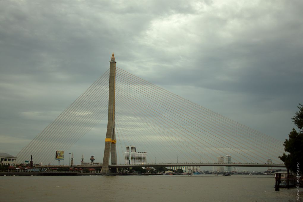 Вантовый мост Рама VIII через реку Чао Прайя, Бангкок
