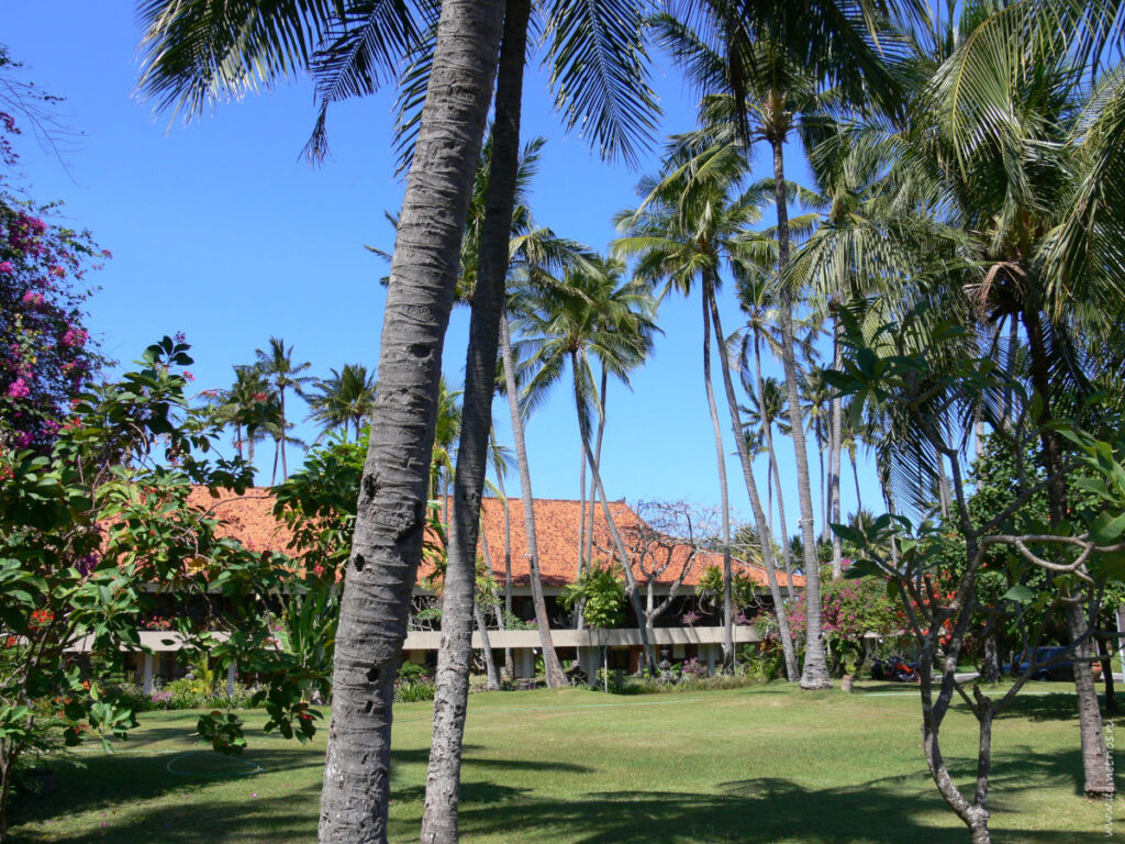 Окрестности отеля Inna Grand Bali Beach Hotel